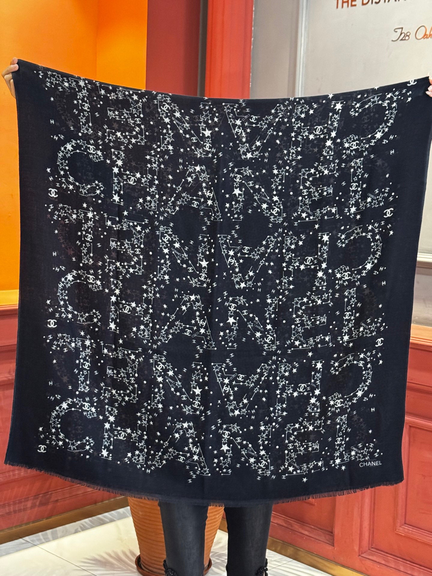 CHANEL 25S SCARF 200 IN CASHMERE 728986