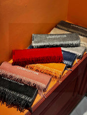 LV SCARF 180 CM IN CASHMERE 730574