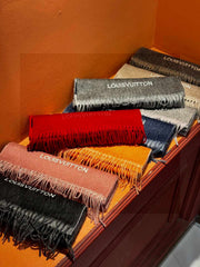 LV SCARF 180 CM IN CASHMERE 730576