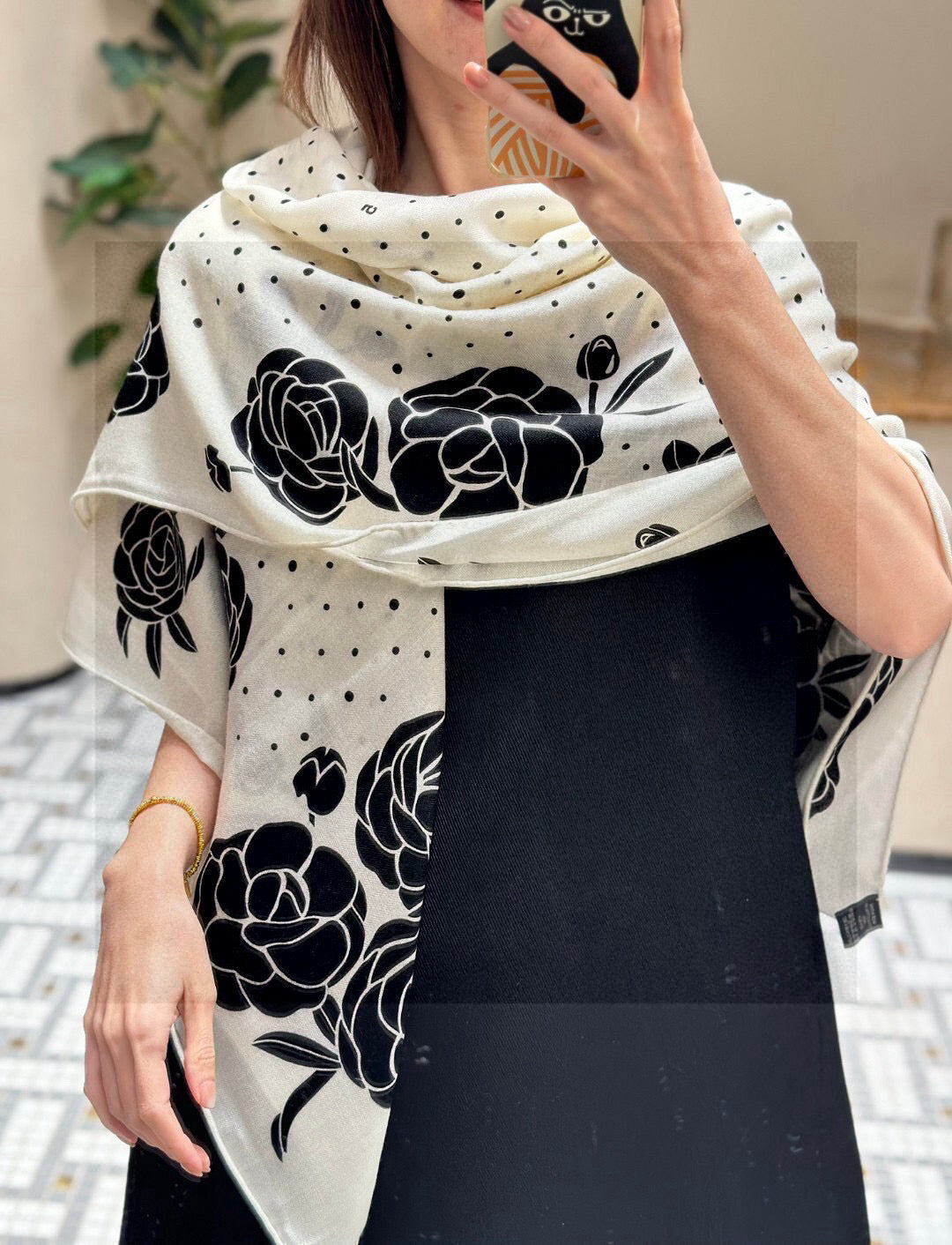 CHANEL 25S SCARF 140 IN SILK 735806