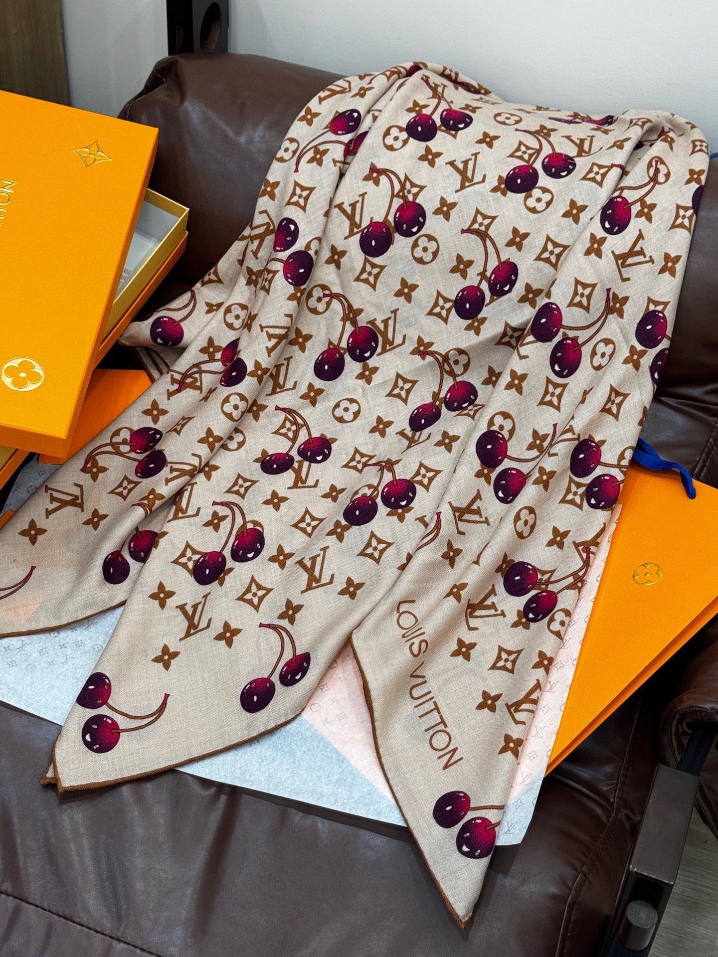 LV SCARF 140 CM IN WOOL MIX SILK 737263