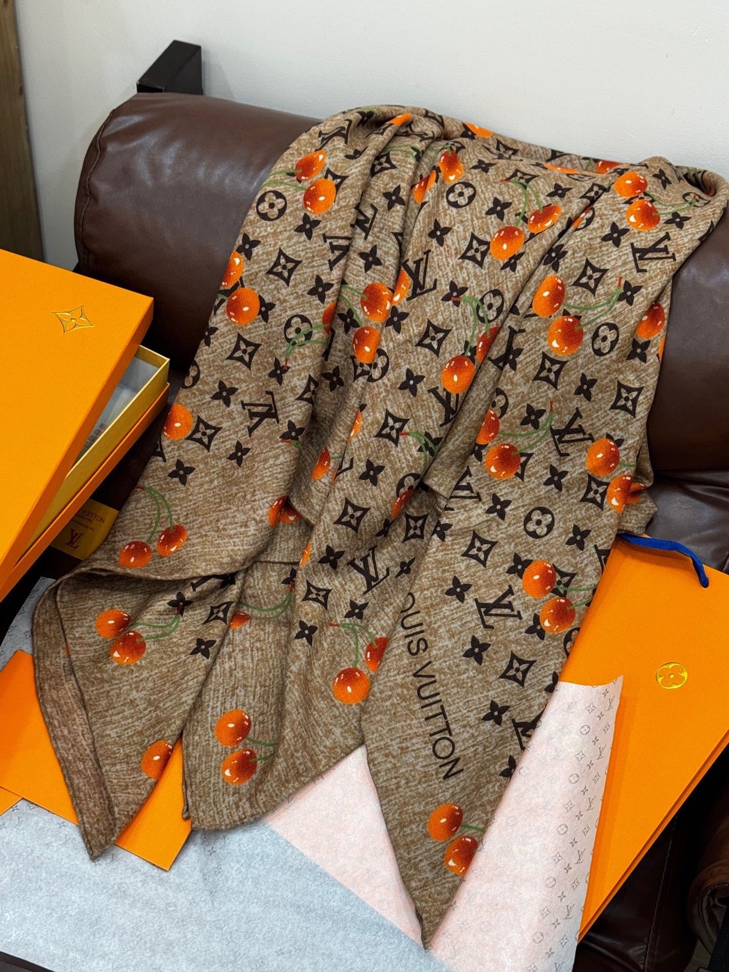 LV SCARF 140 CM IN WOOL MIX SILK 737264