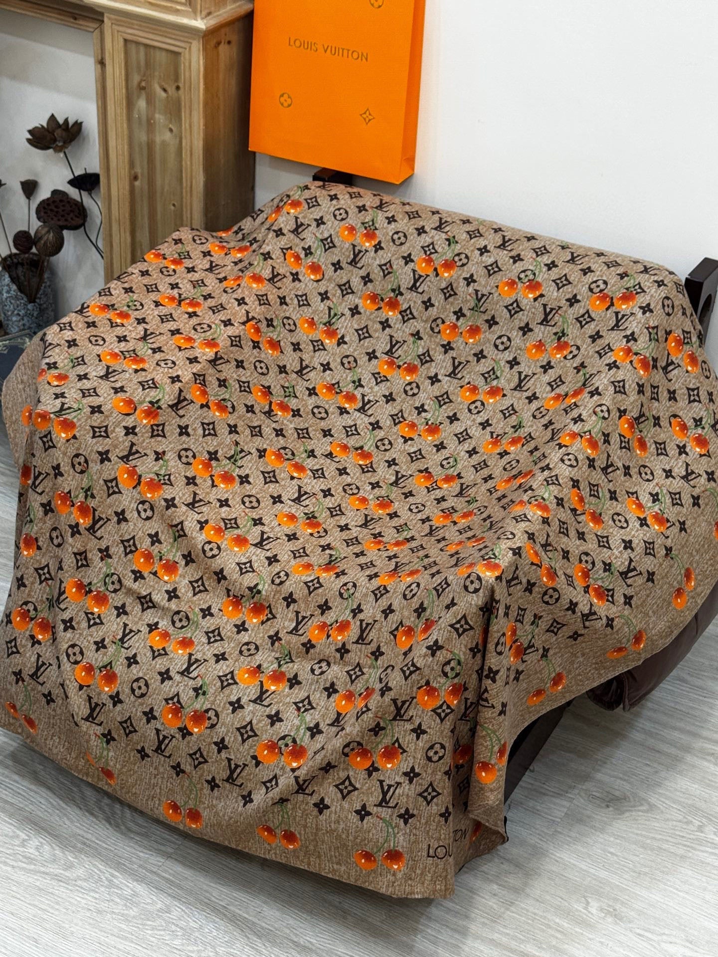 LV SCARF 140 CM IN WOOL MIX SILK 737264