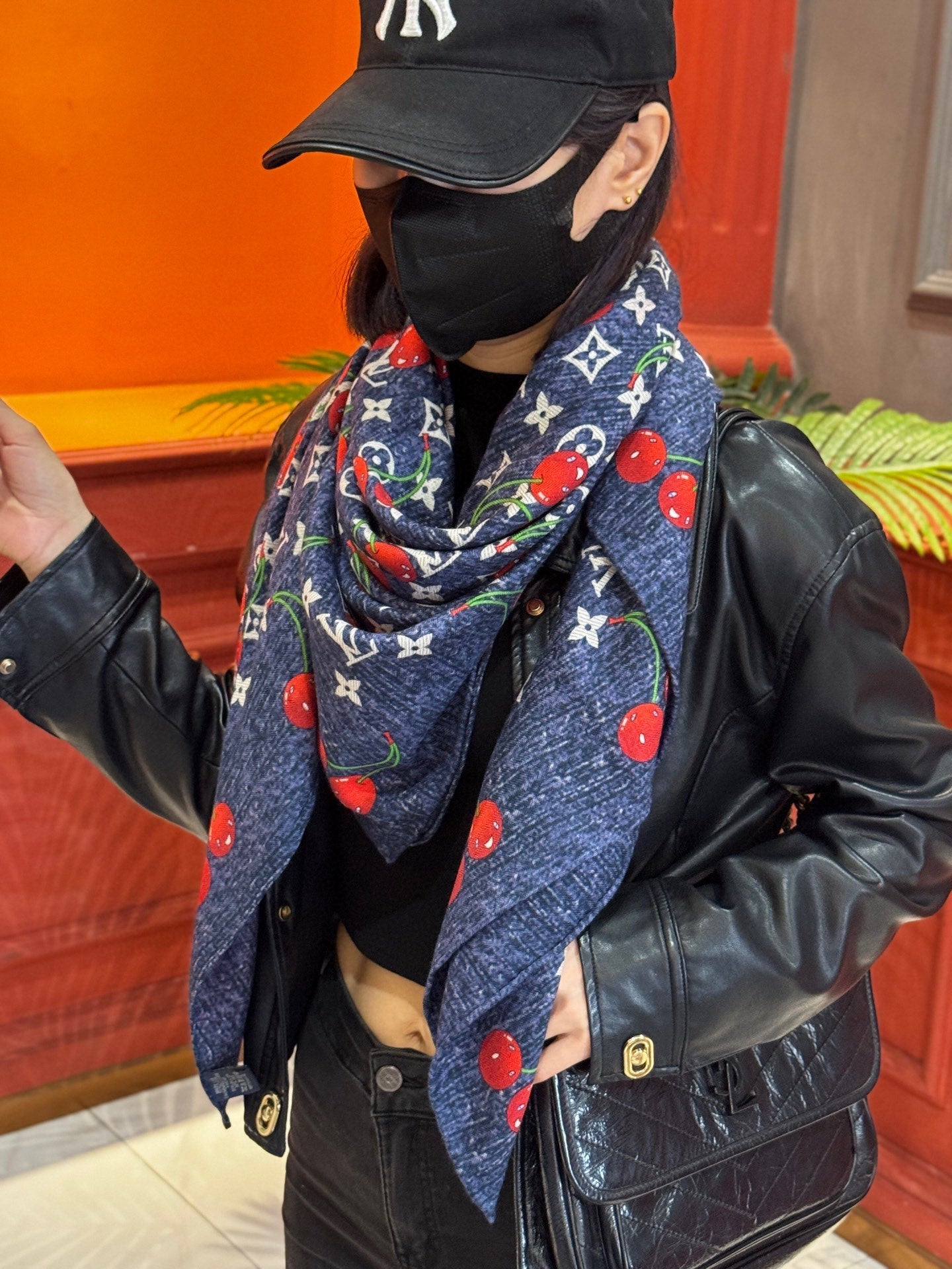 LV SCARF 140 CM IN SILK-CASHMERE BLEND 737269