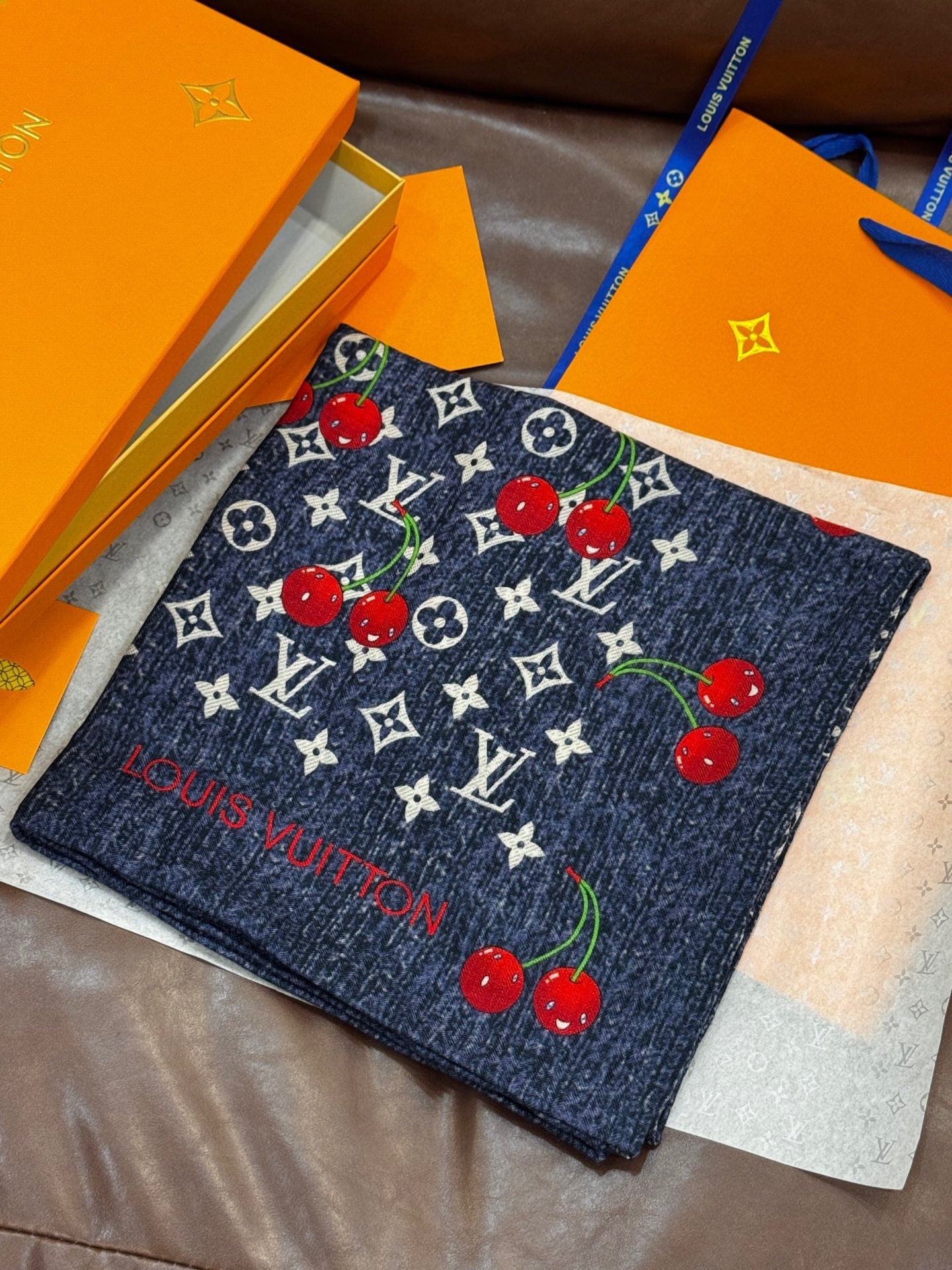 LV SCARF 140 CM IN SILK-CASHMERE BLEND 737269