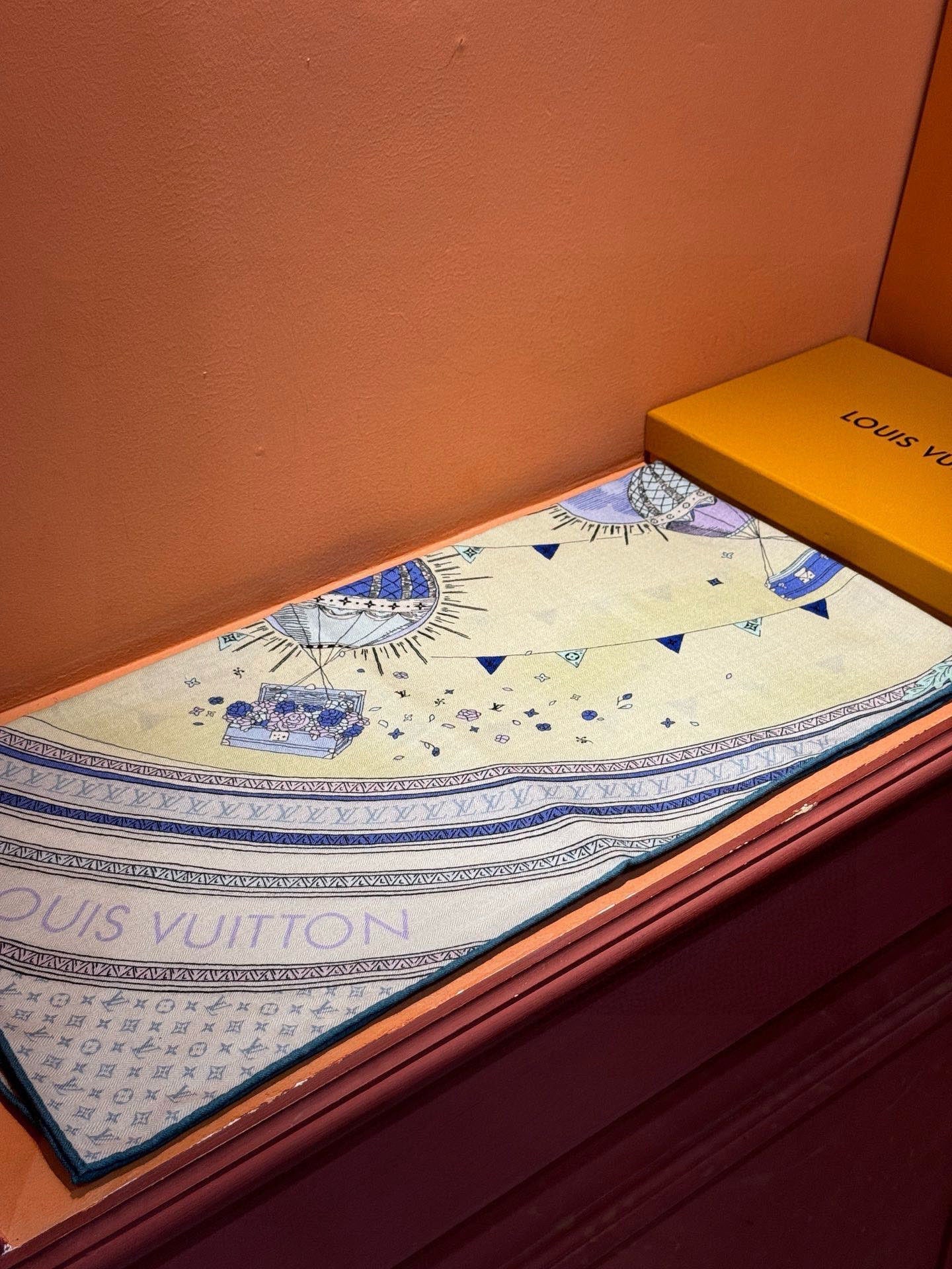 LV SCARF 140 CM IN SILK-CASHMERE BLEND 737274