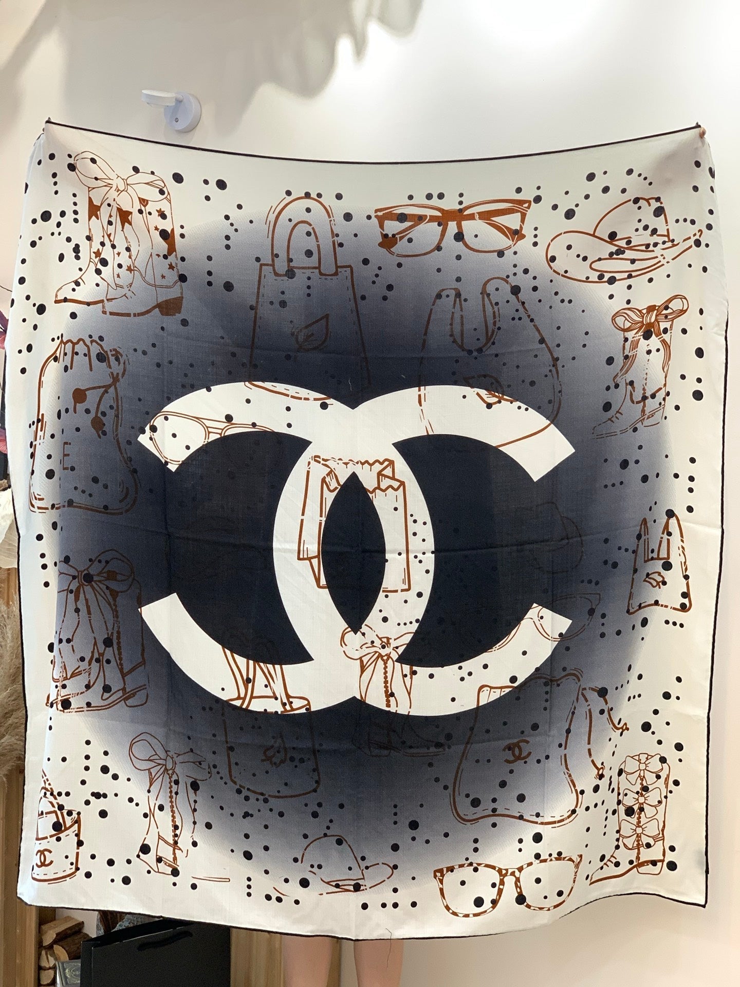 CHANEL 25S SCARF 135 IN CASHMERE 883636