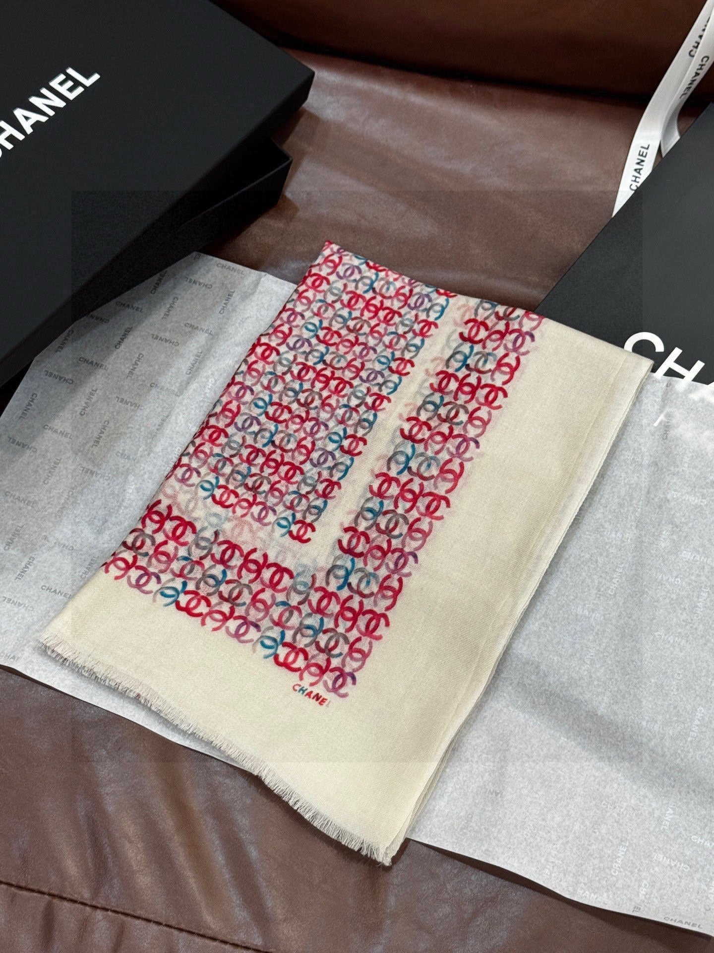 CHANEL 25S SCARF 200 IN CASHMERE 931463