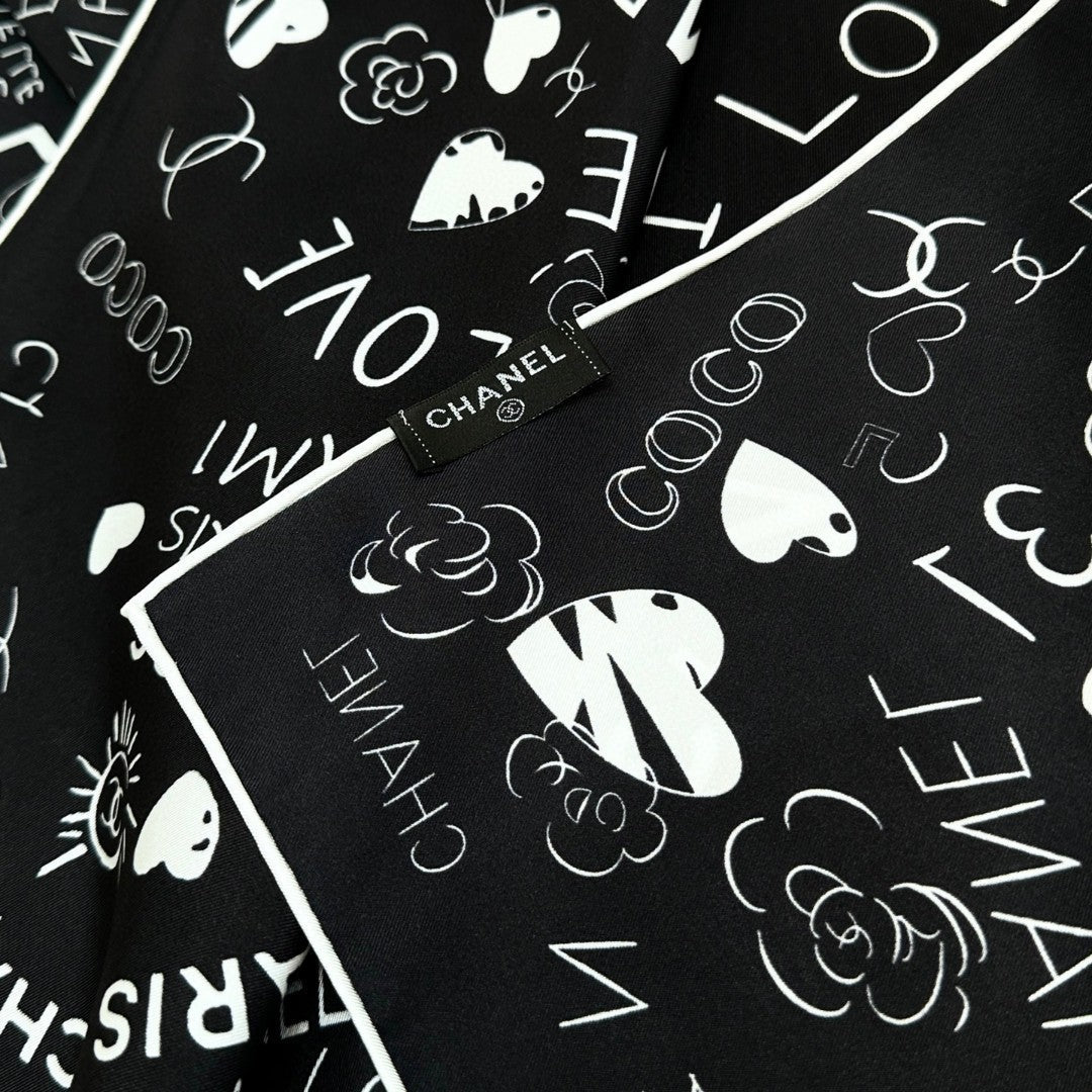 CHANEL 25S SCARF 90 IN SILK 730661