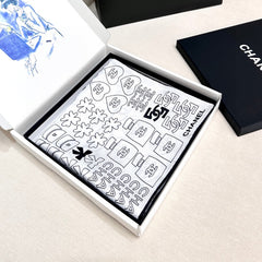 CHANEL 25S SCARF 90 IN SILK 724784