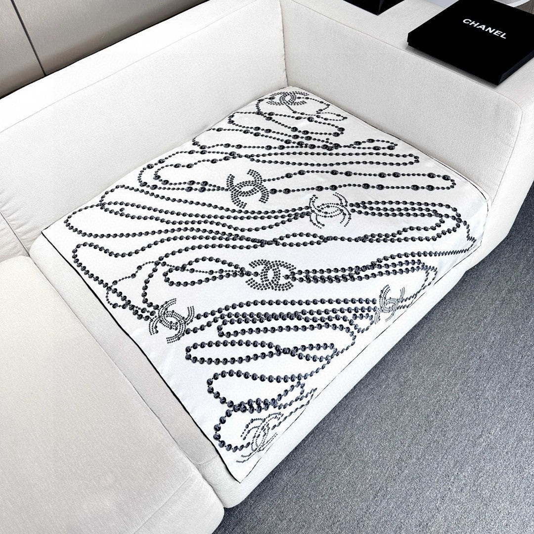 CHANEL 25S SCARF 90 IN SILK 711321