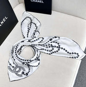CHANEL 25S SCARF 90 IN SILK 711321