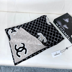 CHANEL 25S SCARF 185 IN CASHMERE 721525