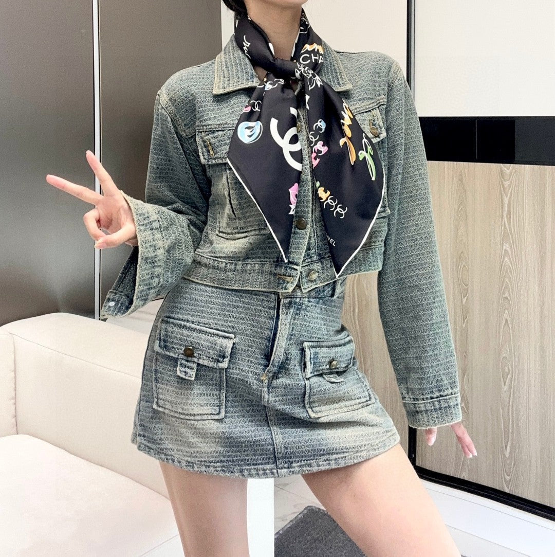 CHANEL 25S SCARF 90 IN SILK 735829