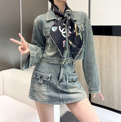 CHANEL 25S SCARF 90 IN SILK 735829