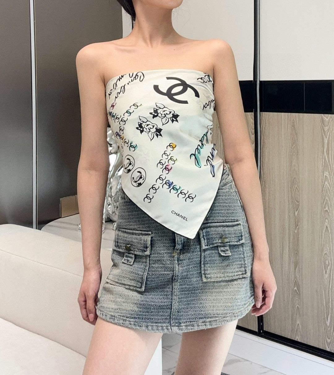 CHANEL 25S SCARF 90 IN SILK 735830