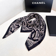 CHANEL 25S SCARF 90 IN SILK 724785