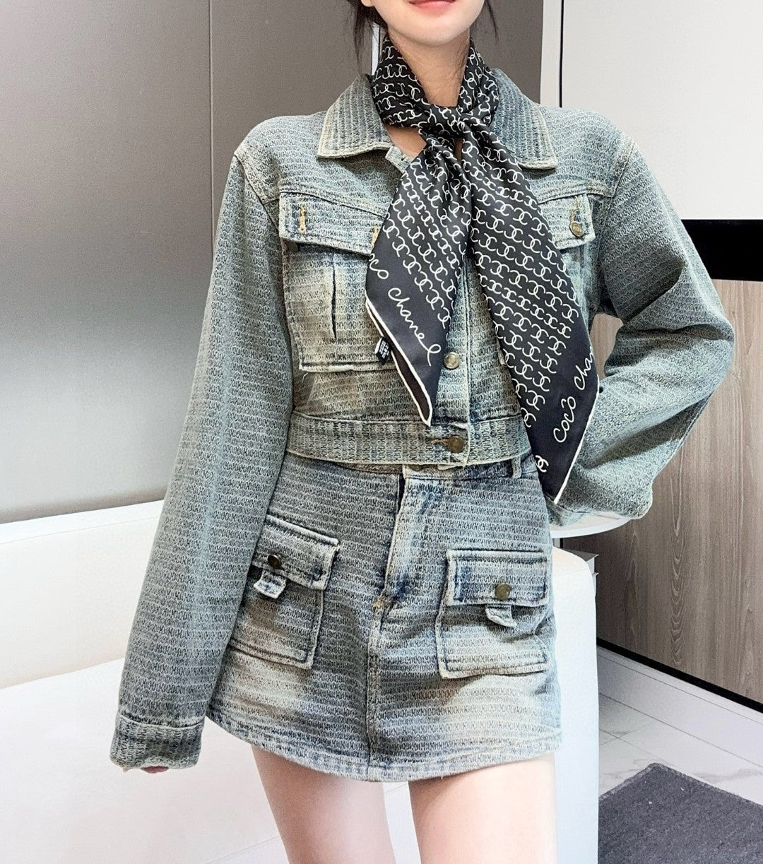 CHANEL 25S SCARF 90 IN SILK 732137