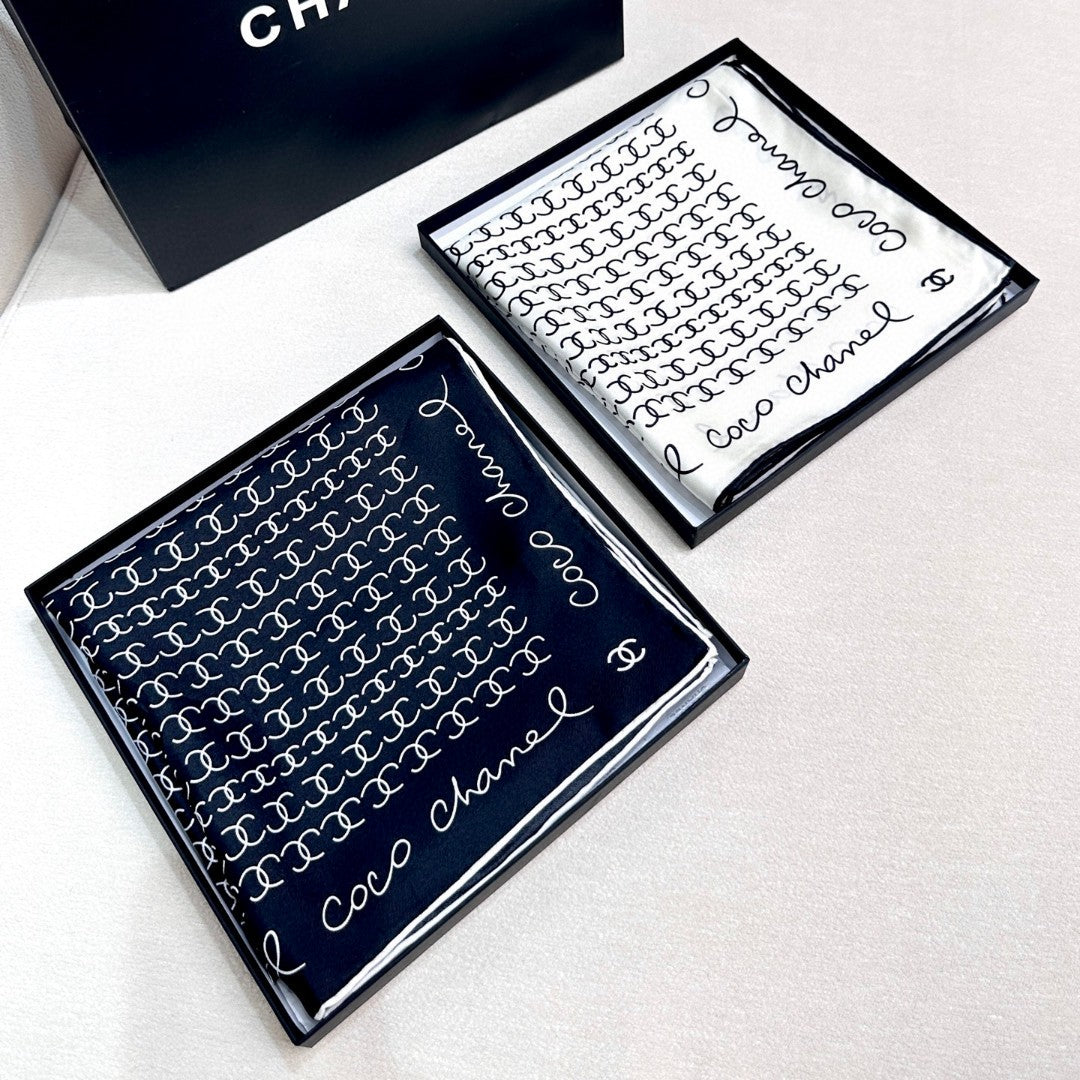 CHANEL 25S SCARF 90 IN SILK 732137