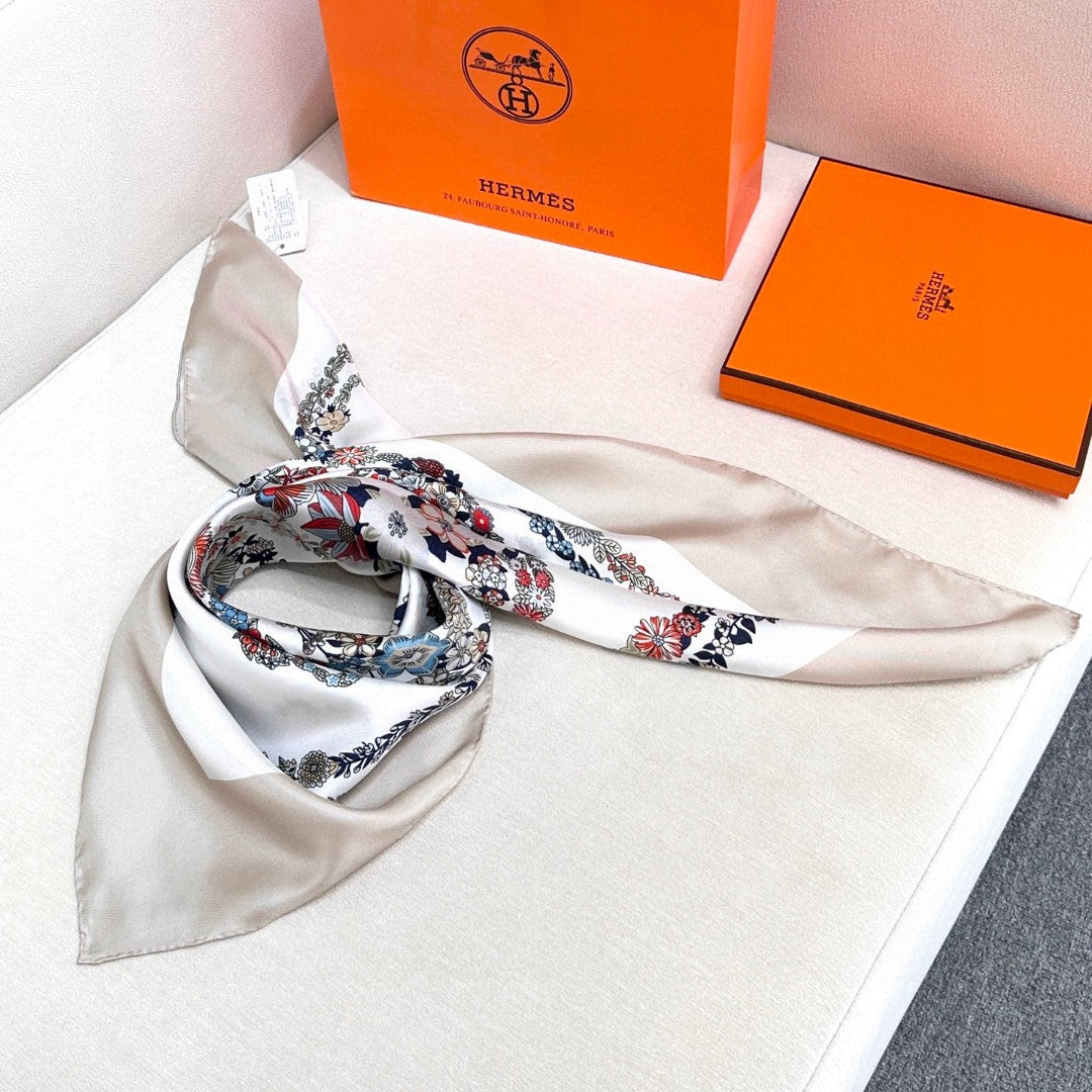 HERMES 25S SCARF 90 IN SILK 732127