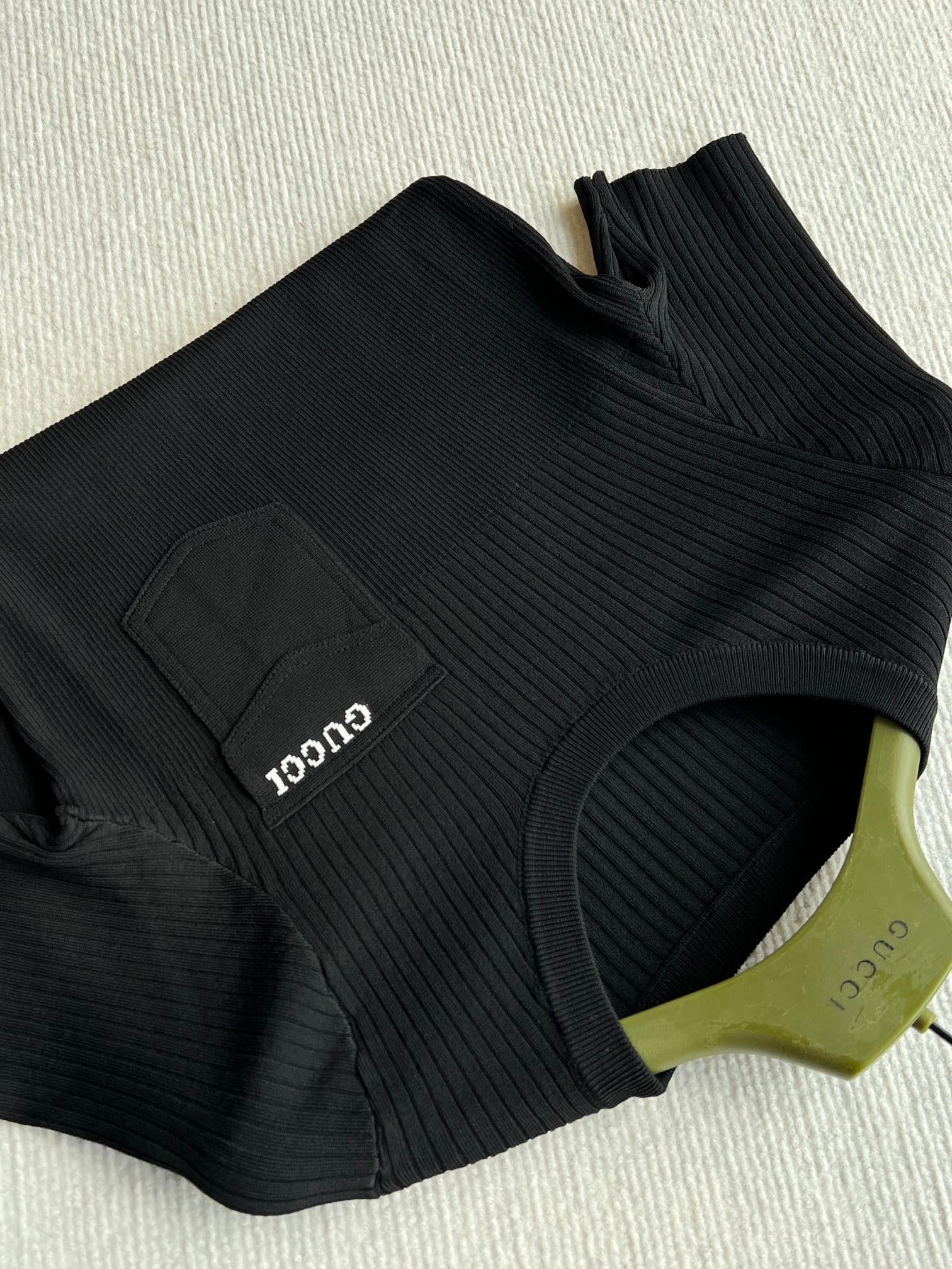 GUCCI SHORT-SLEEVE KNIT TOP 242809