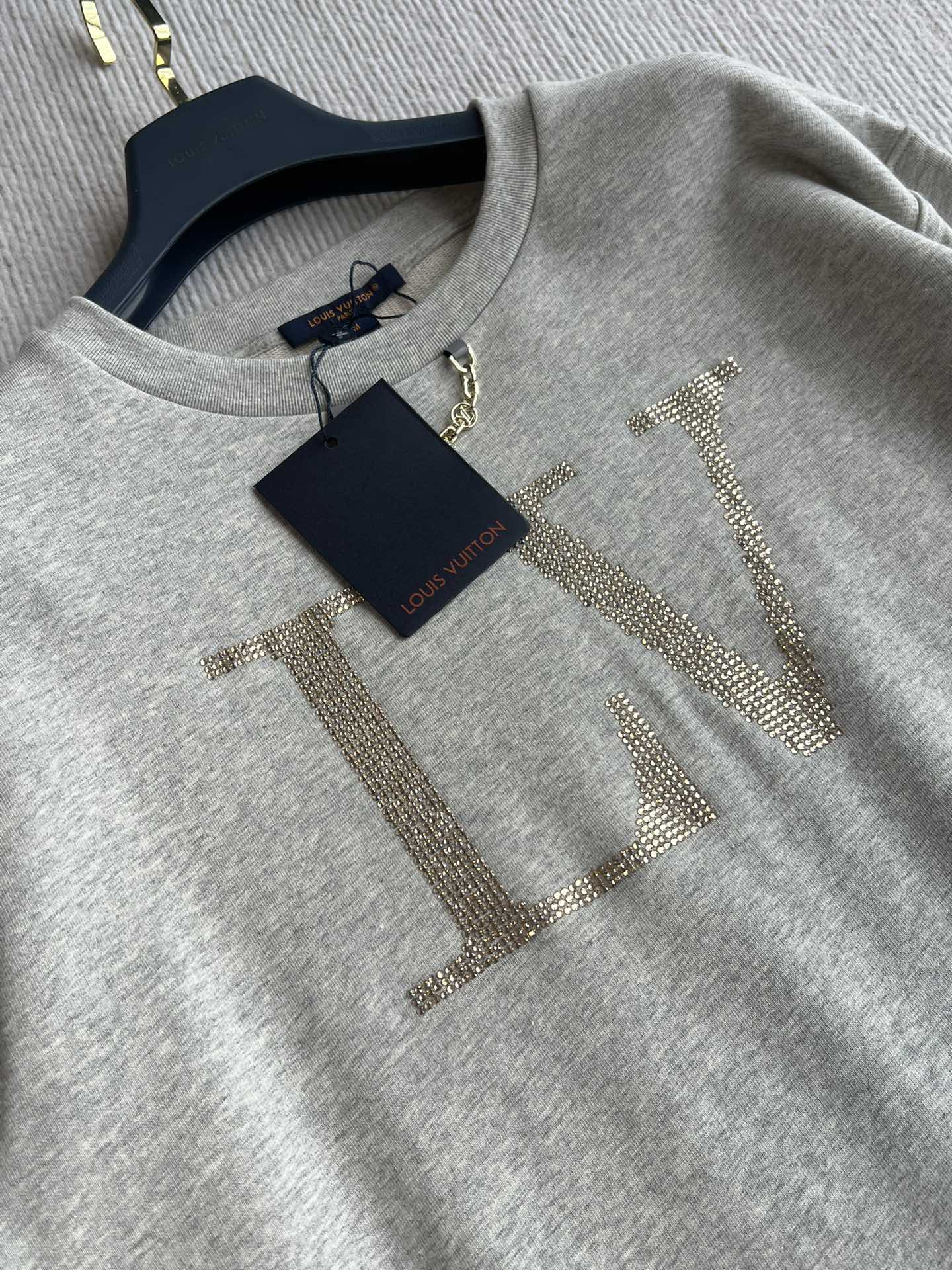 LOUIS VUITTON LONG DIAMOND SWEATSHIRT 275678