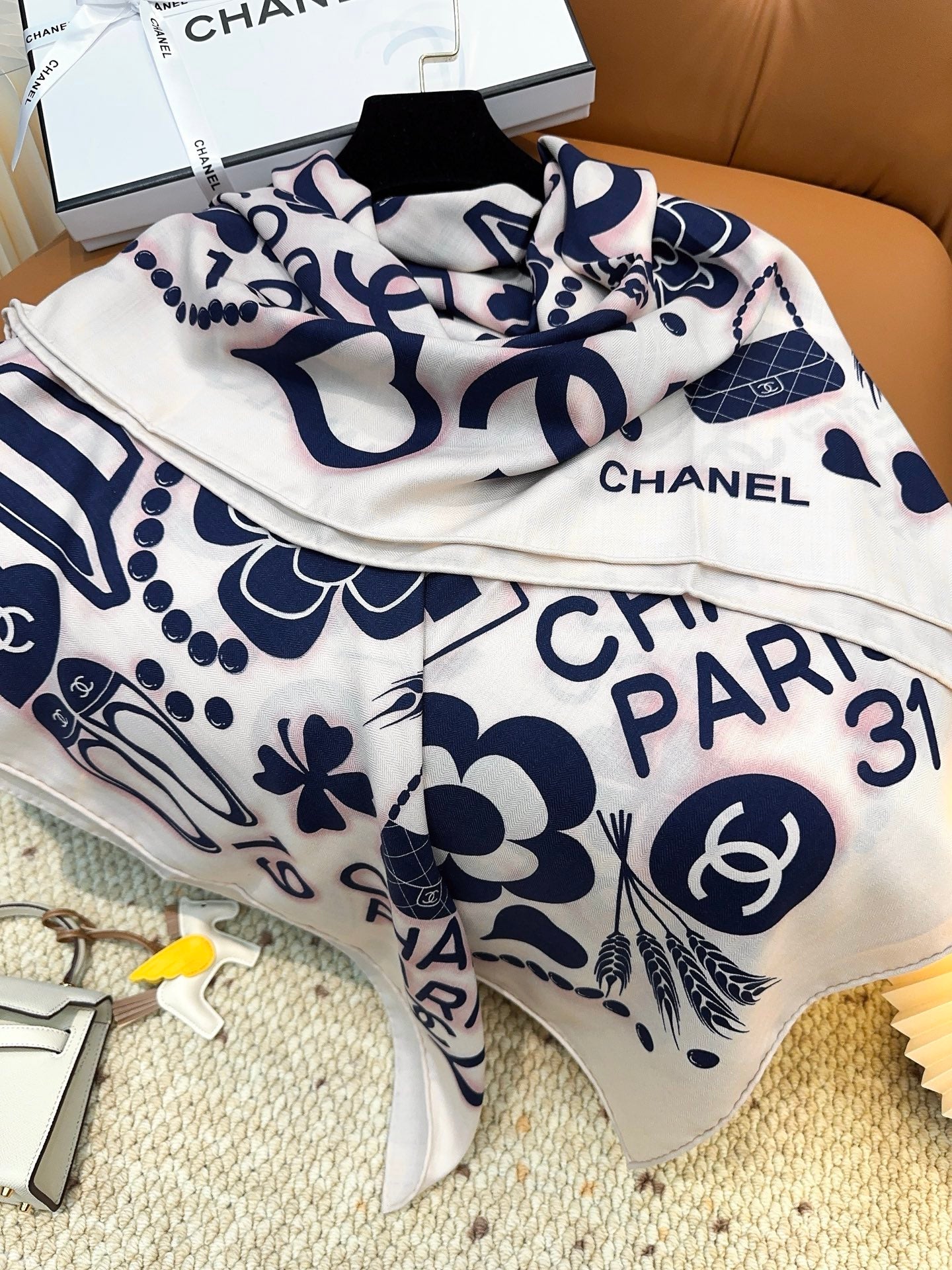 CHANEL 25S SCARF 140 IN SILK AND CASHMERE 881852