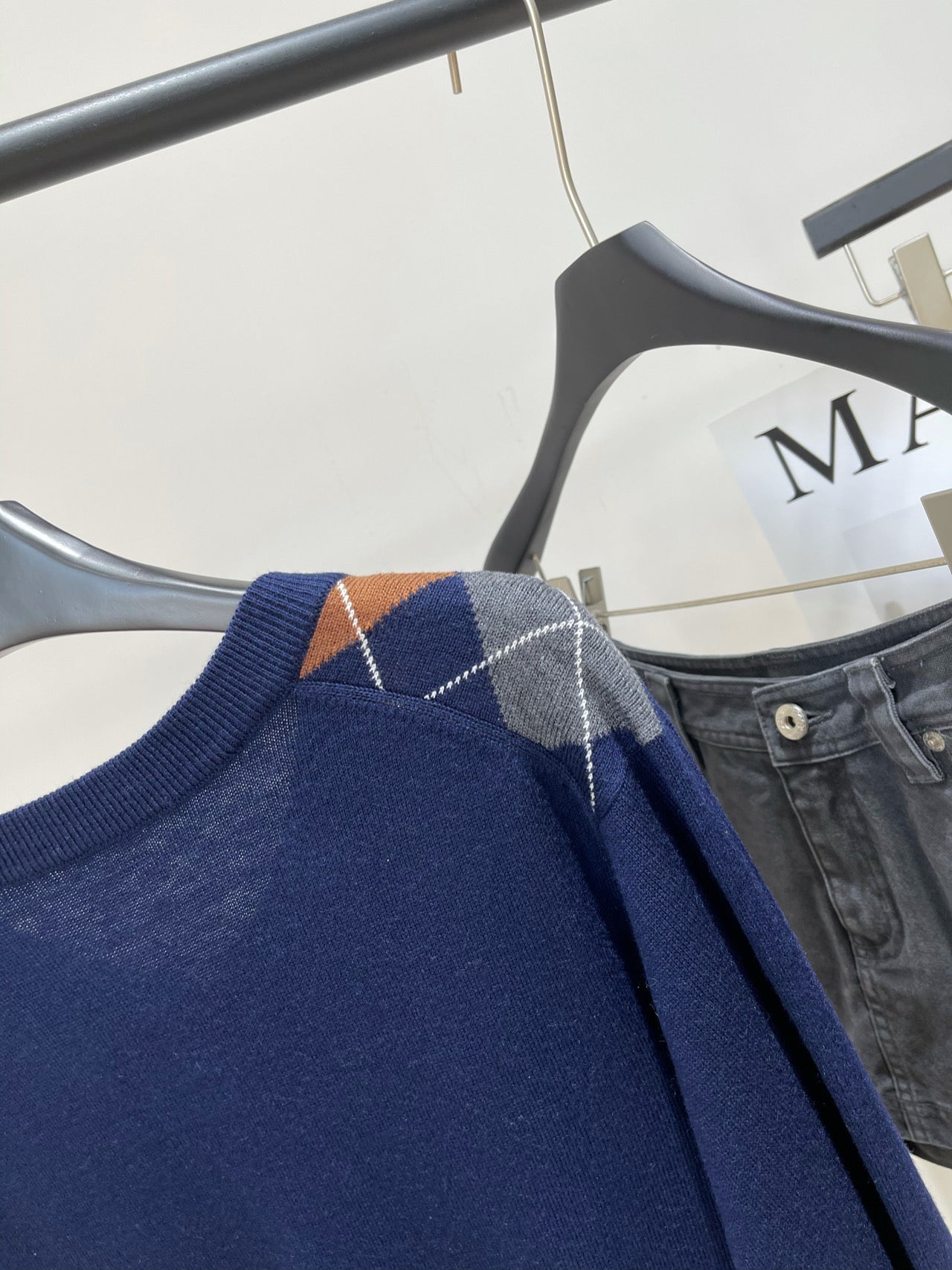 MIUMIU LONG-SLEEVE V-NECK SWEATER 275895