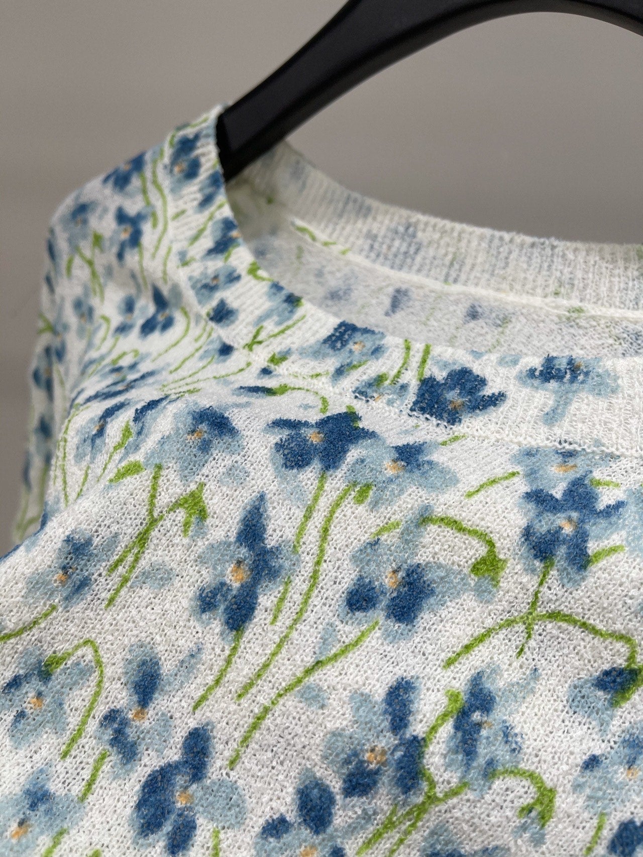 LOEWE SHORT-SLEEVE SWEATER WITH FLORAL KNIT 275922