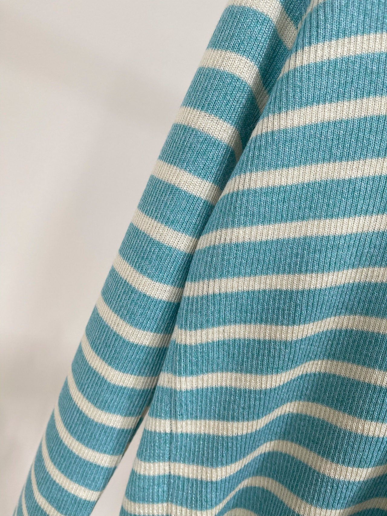 DIOR LONG-SLEEVE SWEATER WITH NAVY STRIPED COLLAR 275933