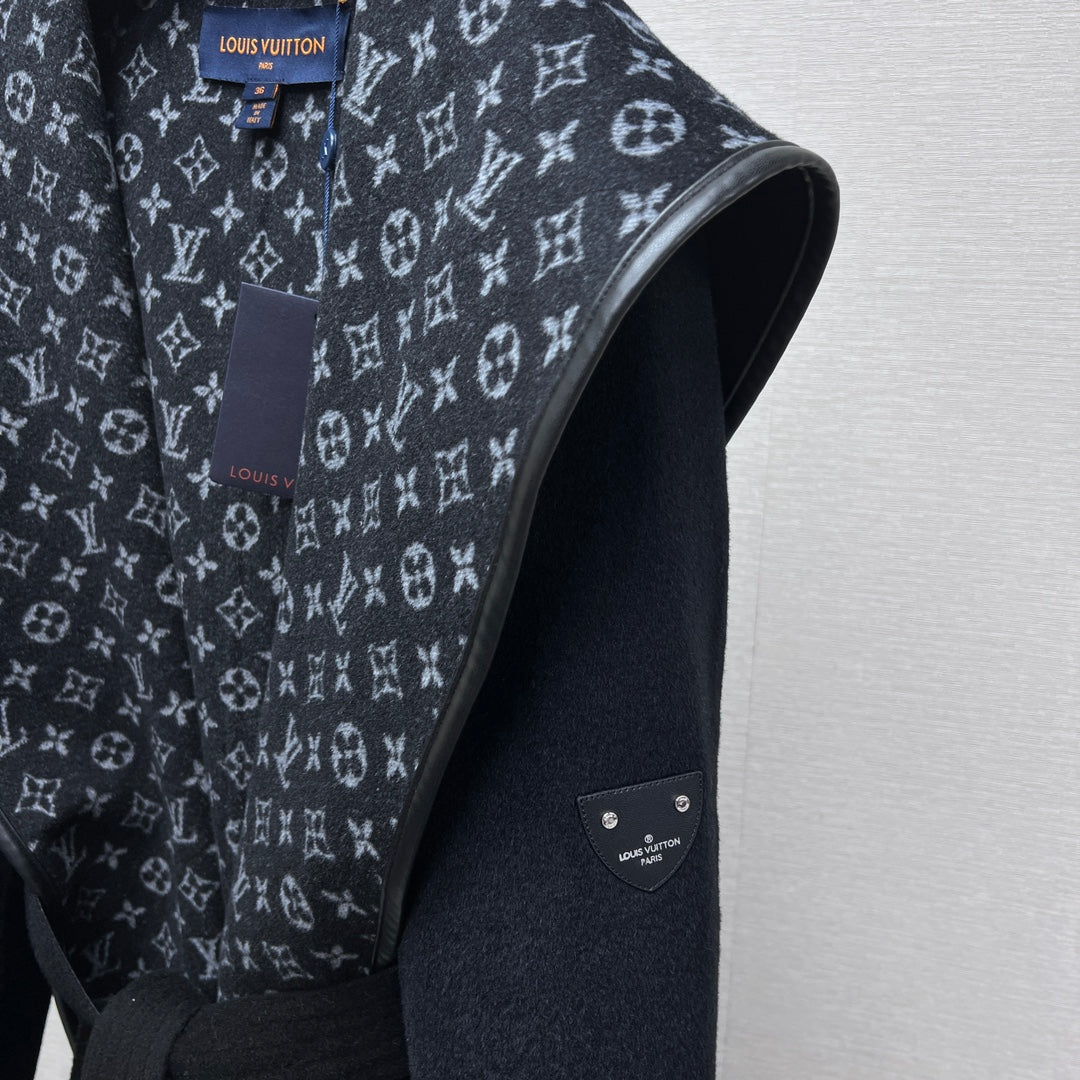 LV MONOGRAM MAXI COLLAR COAT IN BLACK WOOL 288066