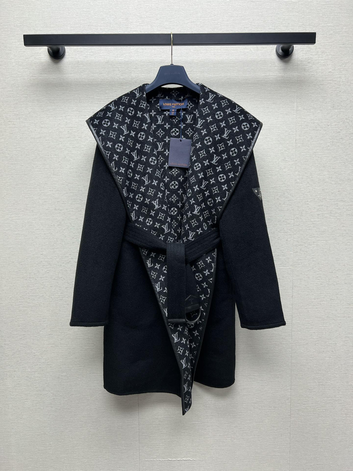 DIOR HOODED COAT IN BLACK WOOL