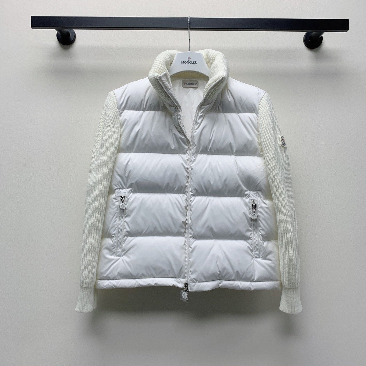 MONCLER 25S JACKET IN WHITE 001