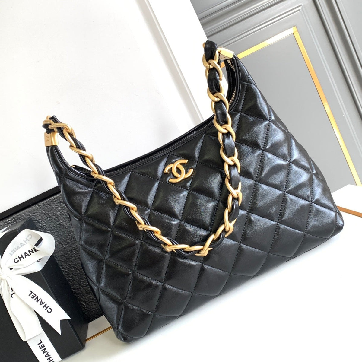 CHANEL 25S HOBO BAG 32 CM IN BLACK LAMBSKIN WITH GOLD HARDWARE