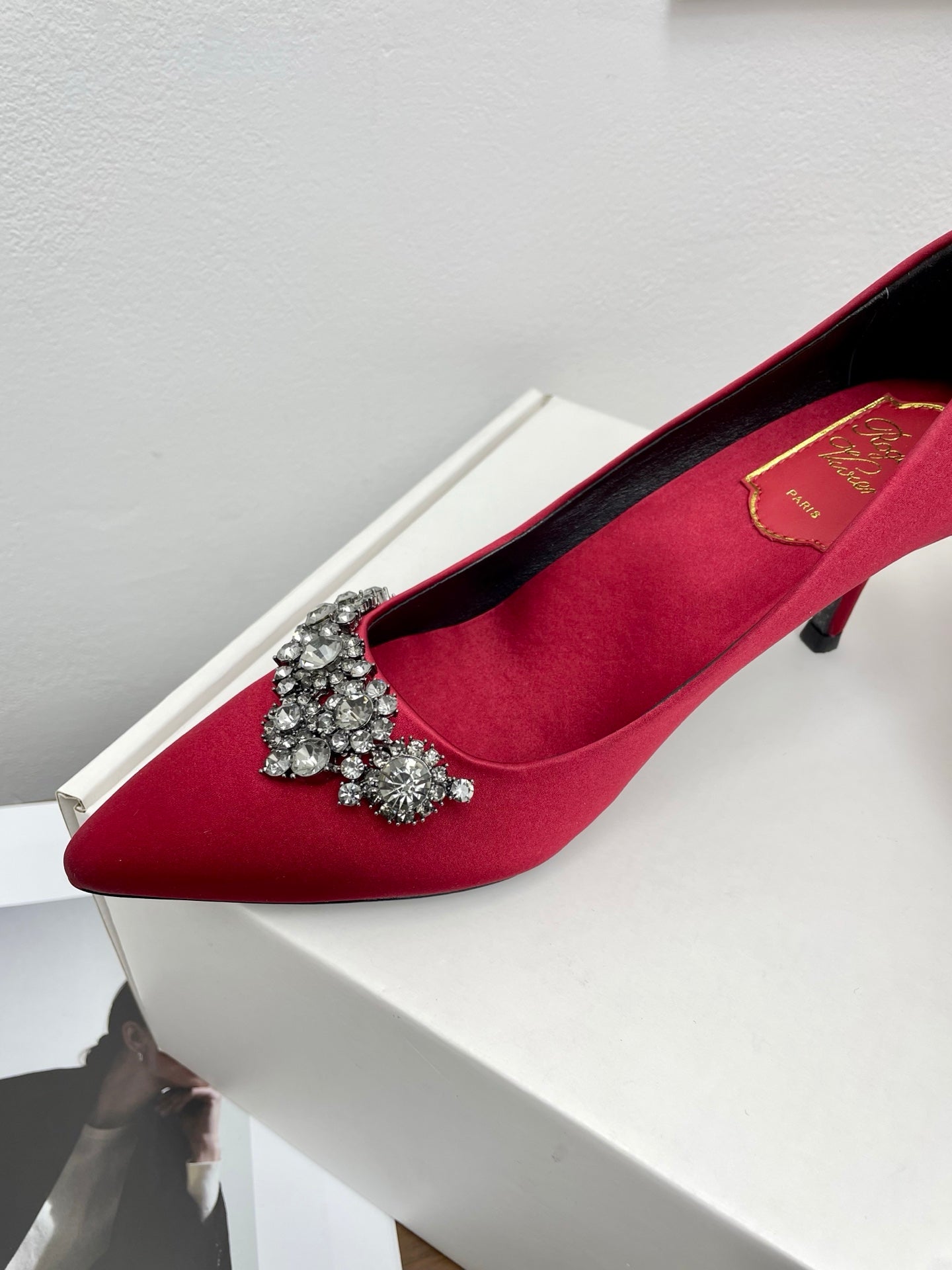 EFFLORESCENCE PUMPS IN RED GLITTER FABRIC