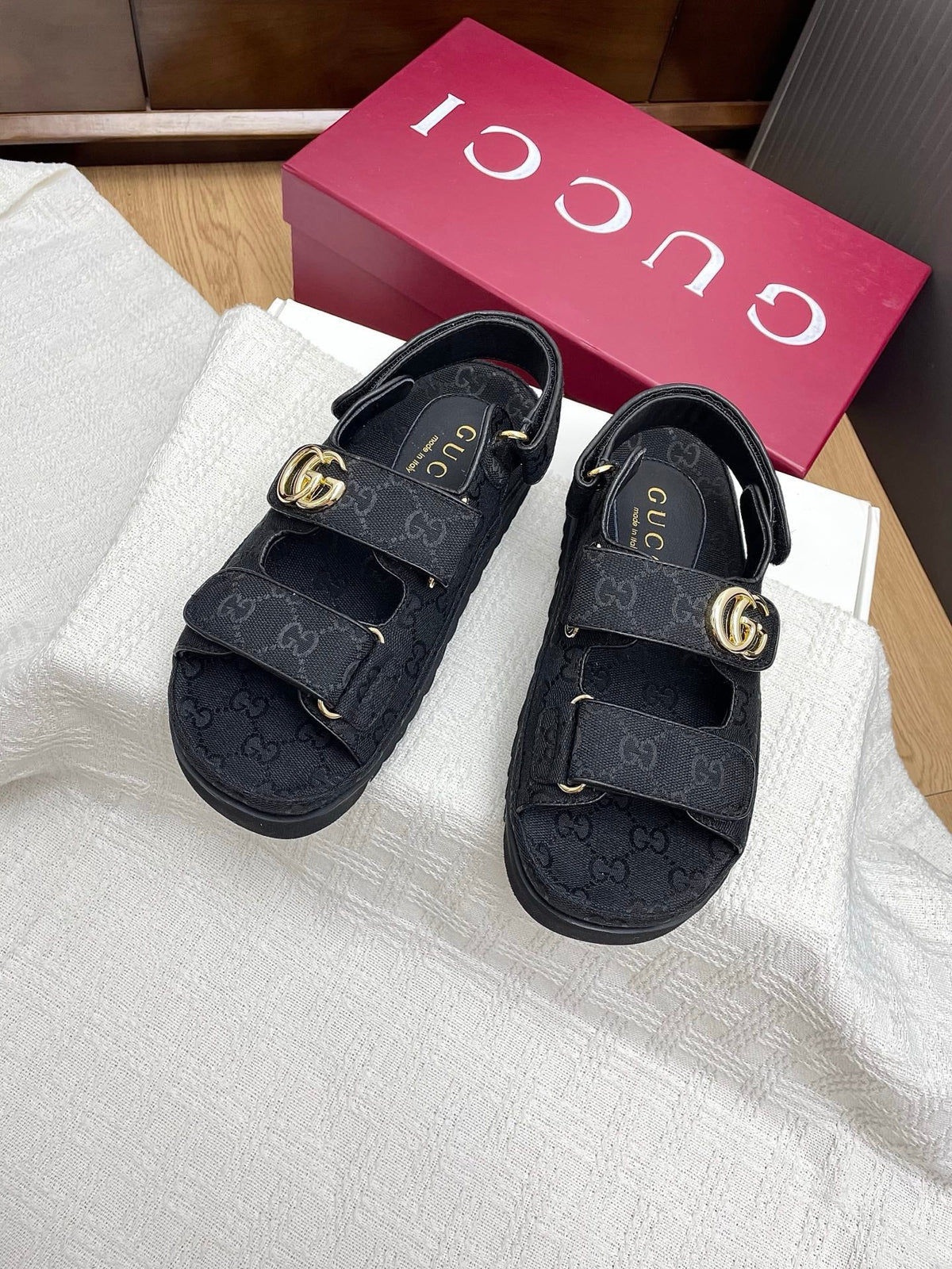 GG CLASSIC SANDALS 25S IN BLACK FABRIC WITH GOLD HARDWARE