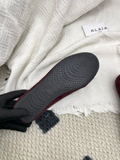ALAIA 26S BALLET TECKEL IN DARK RED SUEDE