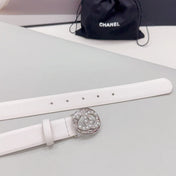 CC 30MM BELT IN WHITE CALFSKIN SILVER HARDWARE ATTACH PEARLS
