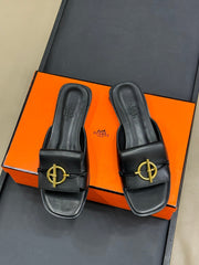 ISLE SANDAL IN BLACK CALFSKIN