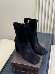 ALAIA 25S ANKLE HIGH-HEELED BOOTS IN BLACK SUEDE