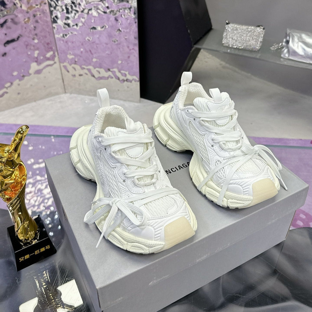 3XL SNEAKER IN WHITE MESH AND POLYURETHANE