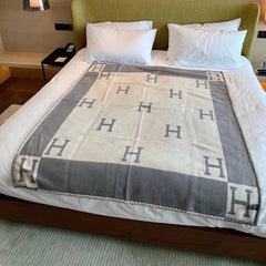 TIGRE BAYADERE BLANAVALON III THROW BLANKET IN LIGHT GRAY CASHMERE 407144