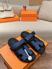 CHYPRE SANDAL BLACK MIX LIGHT BERRY CALFSKIN