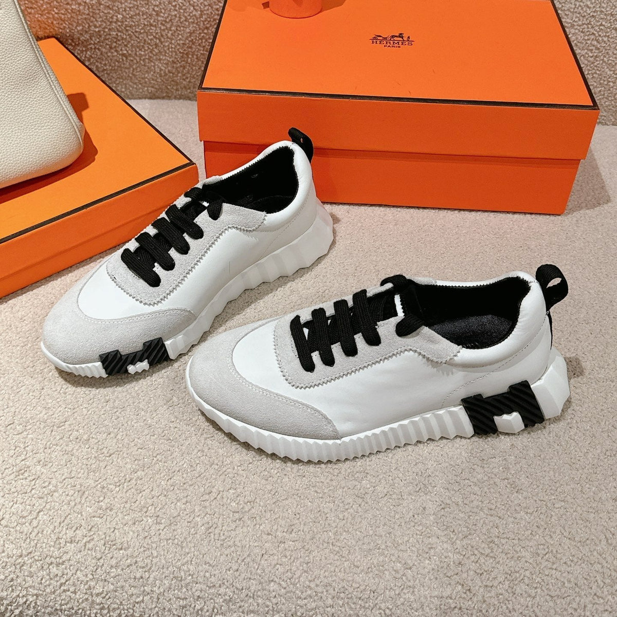 MAINLAND SNEAKER IN PALE GRAY SUEDE AND WHITE CALFSKIN