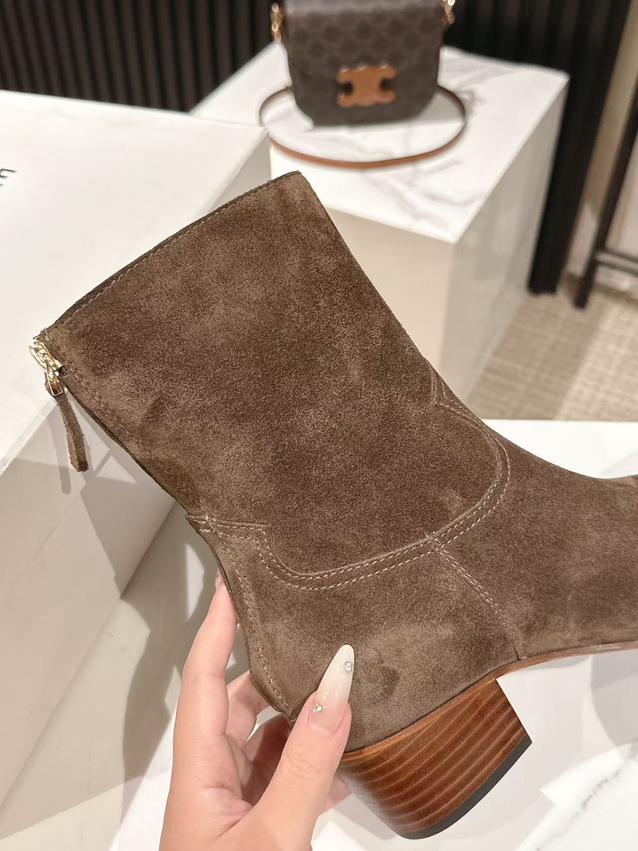 CELINE 25S CHELSEA BOOTS CLASSIC 45MM IN DARK BROWN SUEDE