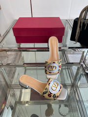 VLTN HIGH HEEL 25S 30 MM IN BEIGE FABRIC AND SILVER LAMBSKIN WITH EMBROIDERED CHERRY MOTIF