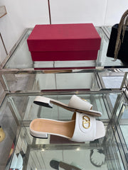 VLTN HIGH HEEL 25S 30 MM IN WHITE LAMBSKIN WITH GOLD HARDWARE