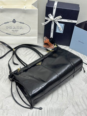 PRADA 25S BONNIE LARGE HANDBAG 38 IN BLACK GLOSSY CALFSKIN GOLD HARDWRE