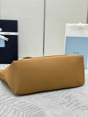 PRADA 25S RE-EDITION 1978 MEDIUM 35 IN DARK CARAMEL NYLON AND SAFFIANO CALFSKIN