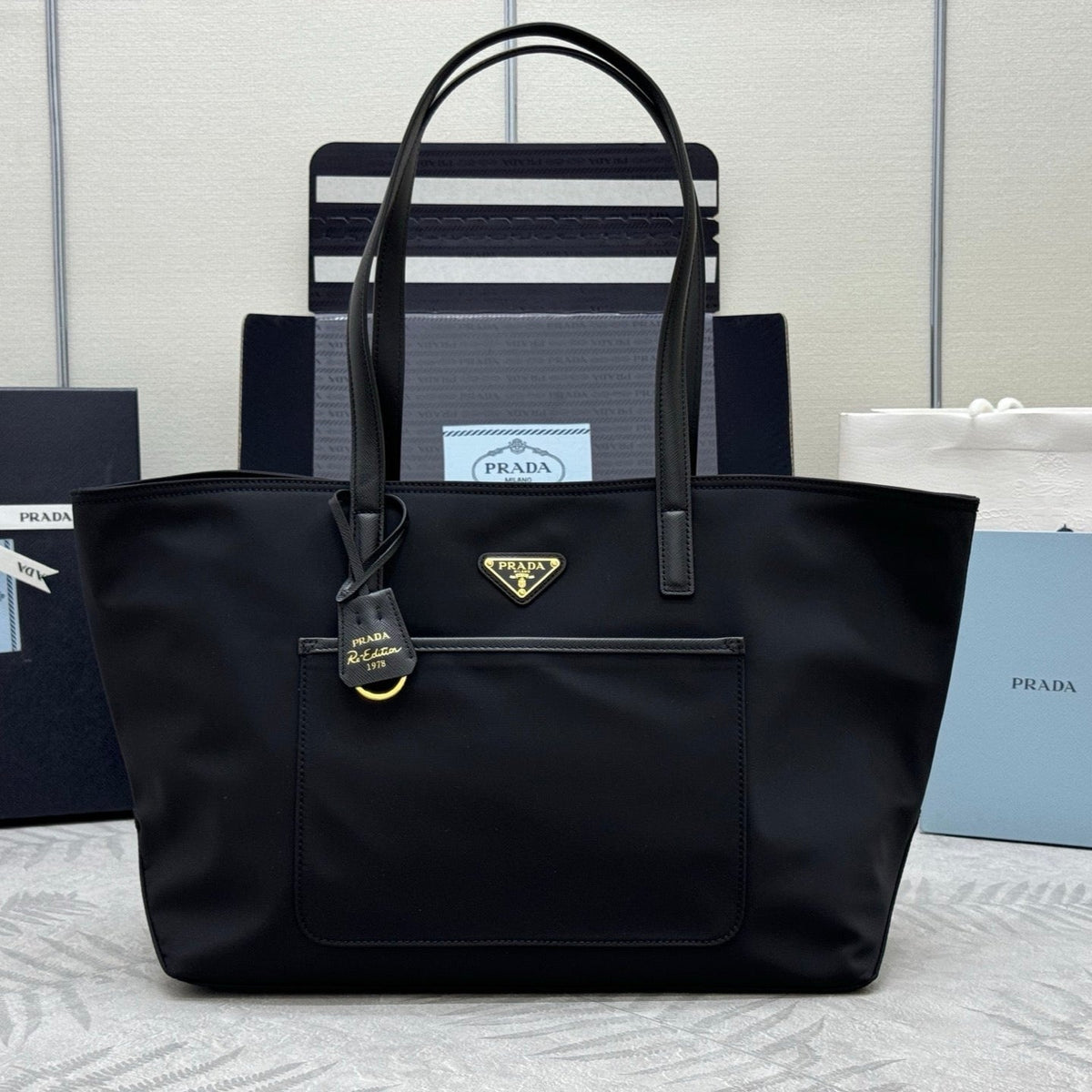 PRADA 25S RE-EDITION 1978 MEDIUM 35 IN BLACK NYLON AND SAFFIANO CALFSKIN